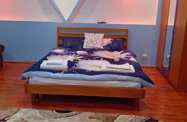 Spacious 44 sqm(500 sqf) studio apartment, bright, quiet, central located, safe