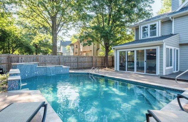 Spacious 5-Bed Home with Pool in Overland Par! 27