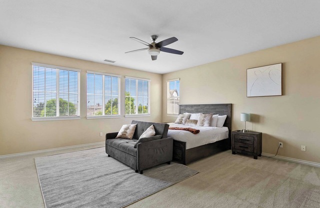 Spacious 5BR Home in Eastvale Chef's Kitchen, Backyard & Prime Location #40809