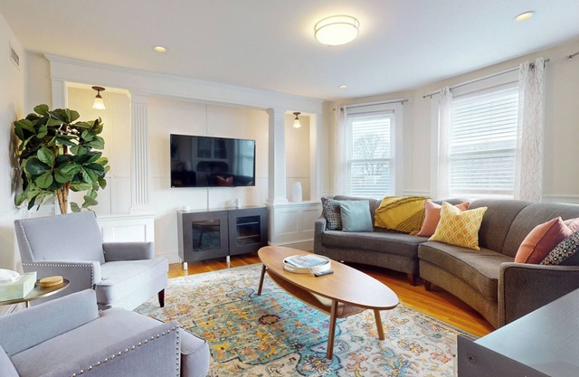 Spacious 5BR w/AC, Near Harvard & Davis Sq