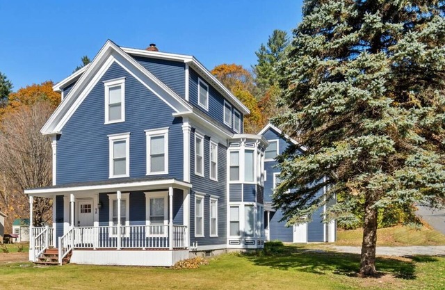 Spacious 9-BR Downtown Residence 3-Min to Okemo