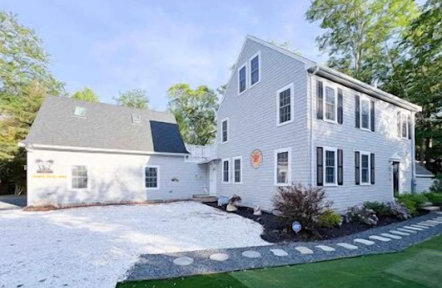 Spacious Cape Cod Escape Stoney Beach, Ferry & Shining Sea Bikeway.Bike.Grill