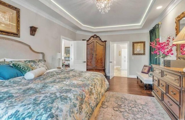 Spacious Downtown Elegance