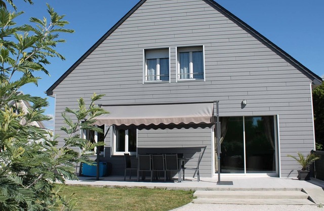 Spacious Family-Friendly House Near Beach, WiFi, Parking, Baby Gear & More!