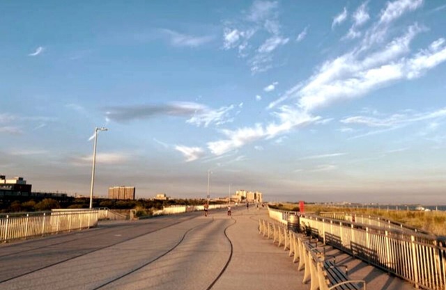 Spacious Family Home By Beach And Boardwalk