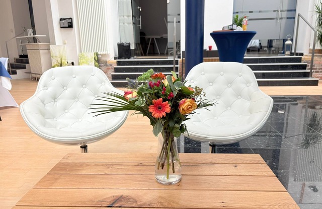 Spacious family loft for groups of up to 10 people near the main train station