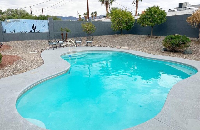 Spacious Getaway! Pool, Spa, Sleeps 9