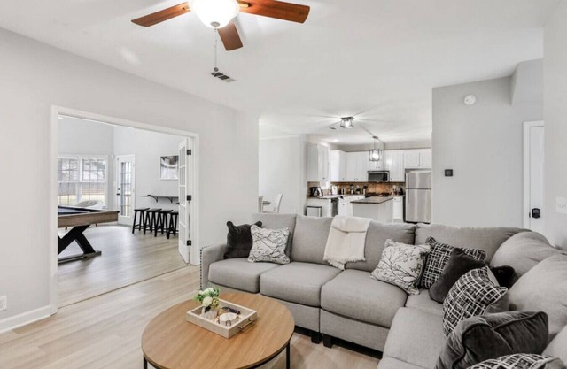 Spacious Home w/Pool Table Near ATL & The Battery