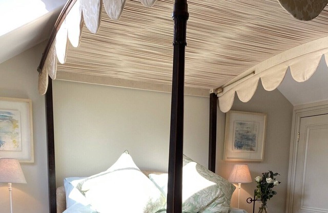 Spacious light filled property with four poster bed