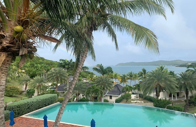 spacious ocean view king bed villa 2 minutes from the restaurant pool and beach