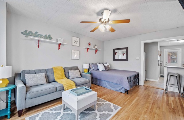 Spacious Open-Concept Studio Short-Midterm Stays