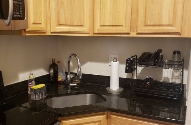 Spacious Snazzy Private Apartment