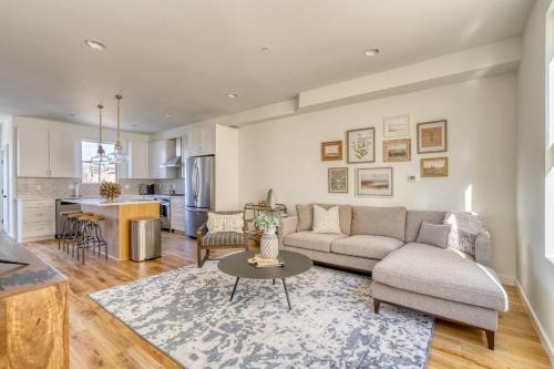 Spacious Townhome Combination for the Whole Family