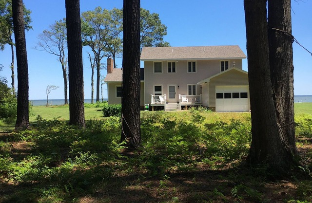 Spacious Waterfront Home on the Chesapeake Bay/Potomac River