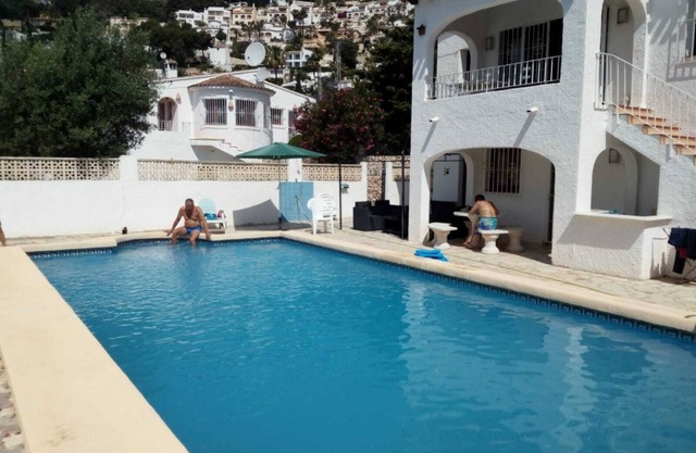 Spanish style villa for 6 people with a large private pool