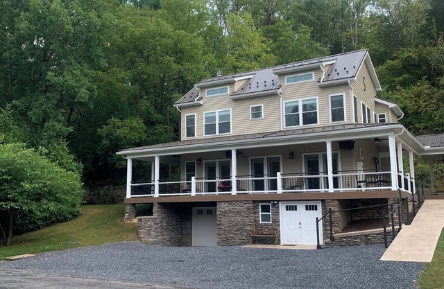 Spring Creek stream front - steps to world class fly fishing and minutes to PSU.