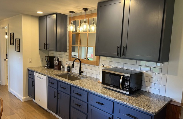 Spring Lodge - Total Renovation, new listing, 20 min to CDP