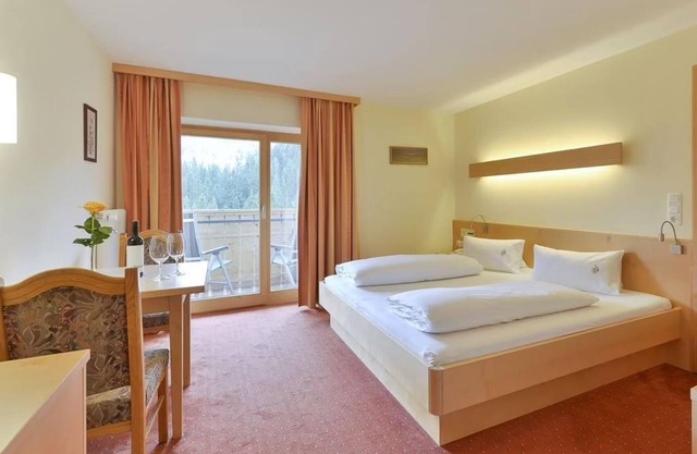 Standard double room with breakfast - Berghotel Madlener
