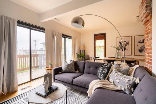 Stay Portland - Scandinavian Loft - NW 23rd & Espresso Shops