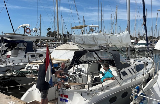 Staying on a luxury sailing yacht on the Costa Blanca