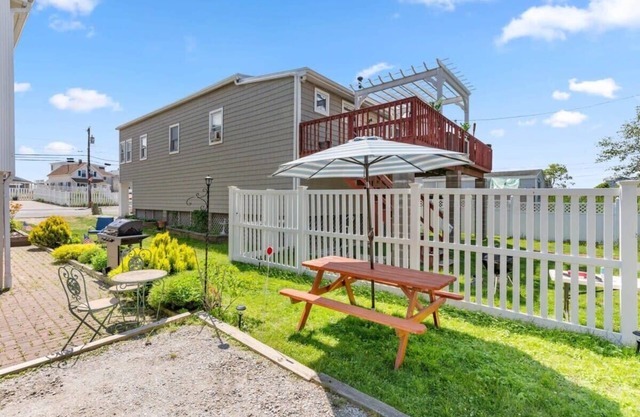 Steps to Beach | Cozy 1BR | Parking