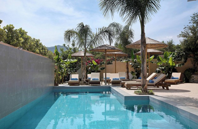 Studio apartment "Villa Dionysia A3" close to the Beach with Shared Pool