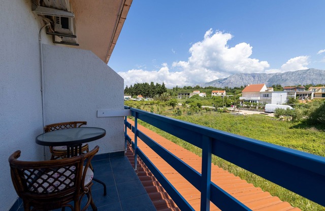 Studio flat with balcony Sućuraj, Hvar (AS-6852-j)