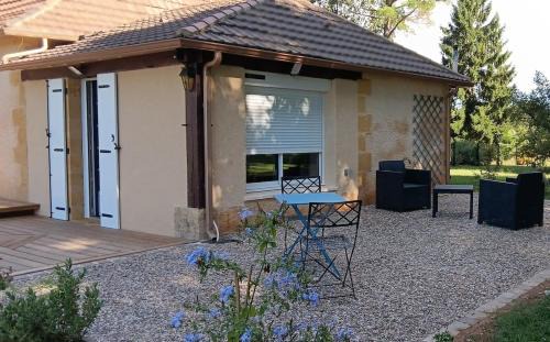 Studio for 2 people with pool