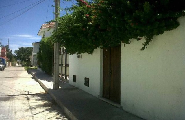 Studio Kin. Close to Beaches, diving and Island Attractions. Paradise found.