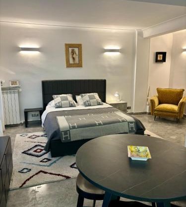 STUDIO near Monaco sea view balcony