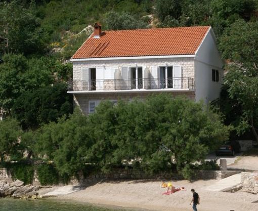 Studio Trstenik 4566b