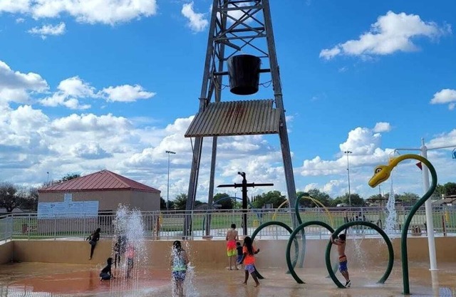 Studio Unit C by MCH/free Wi Fi & Laundromat room