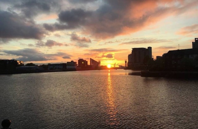 Stunning 130ft Classic Yacht, a stones throw fro Media City & Old Trafford