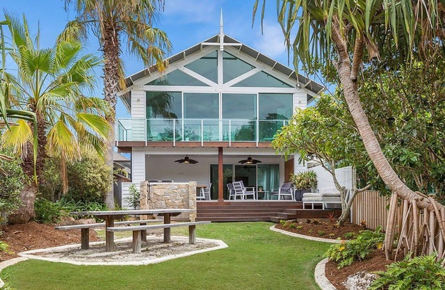 Stunning Beachfront On She-oak