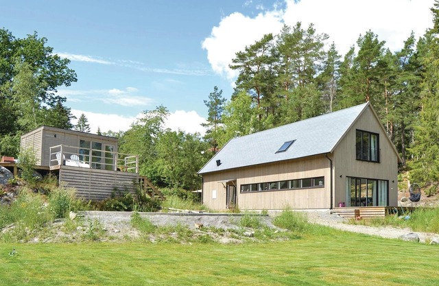 Stunning home in Muskö with kitchen