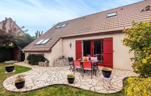 Stunning Home In Teteghem With Wifi