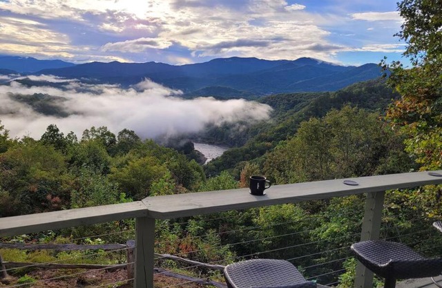 Stunning mtn. views! 4br with all the amenities! - VISTA VIBES-