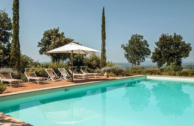 Stunning private villa for 12 people with A/C, WIFI, private pool, TV and panoramic view