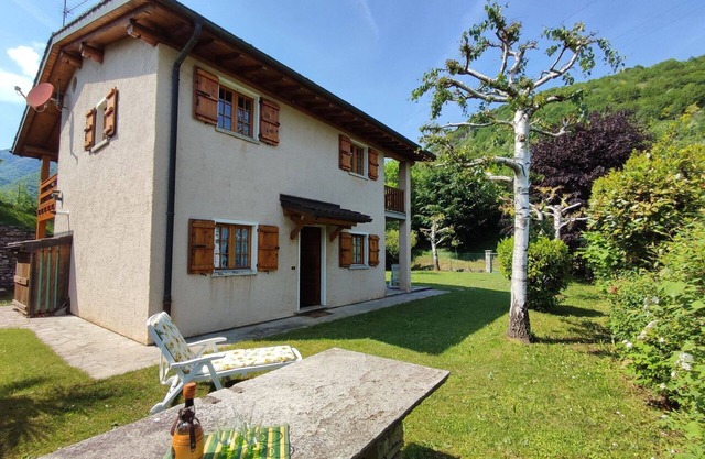Stunning private villa for 8 people with WIFI, TV, patio, pets allowed and parking
