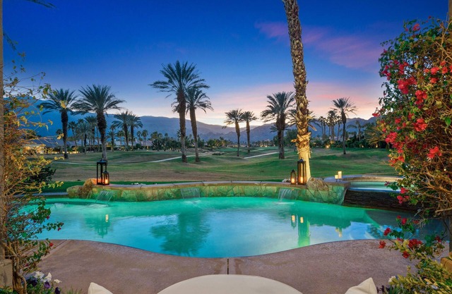 Stunning Villa on the PGA West Golf Course. 5 Min to Festivals