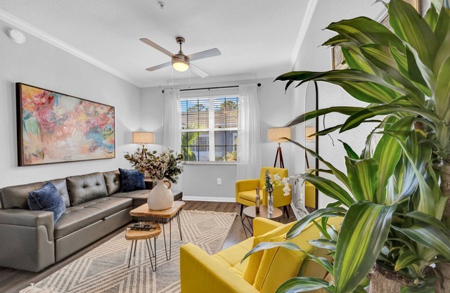 Stylish 2-Bed/2-Bath Tampa Apartment: Comfort Meets Convenience for Corporate Travelers