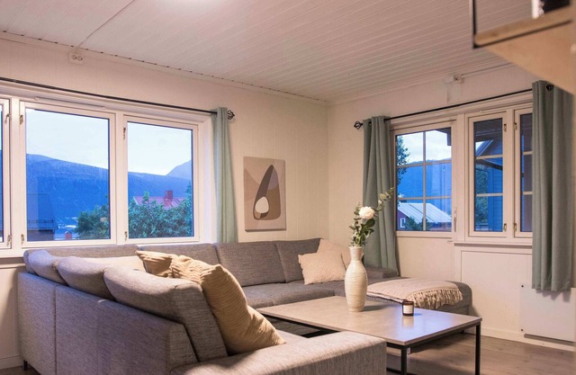 Stylish 2BR Stay in the Heart of Tromsø