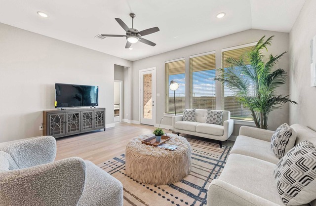 Stylish 3BR Home|With Gourmet Kitchen|30-Night Min|Mainfloor Bedroom #42288