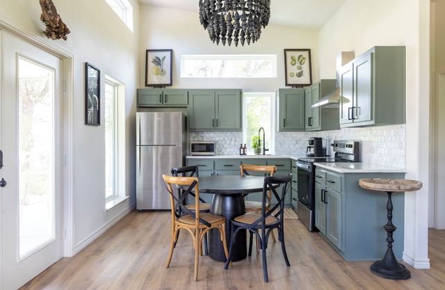 Stylish Country Getaway | Minutes to Round Top