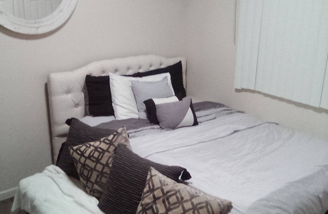 Stylish Getaway - Located in the Historic TOWER DISTRICT