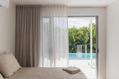 Stylish Noosa home, steps to the beach!