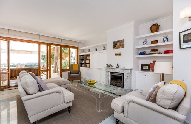 Stylish, quiet 3 bedroom flat with pool and views next to best beaches & golf.