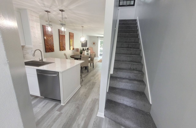 Stylish Remodeled Townhouse