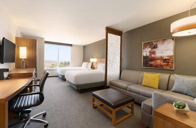 Stylish & Roomy Queen Room | Breakfast Included | Swimming Pool & Fitness Center