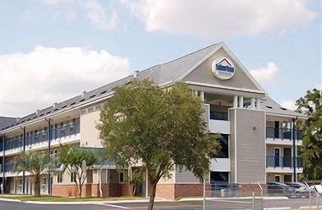 Suburban Studios Lakeland North I-4